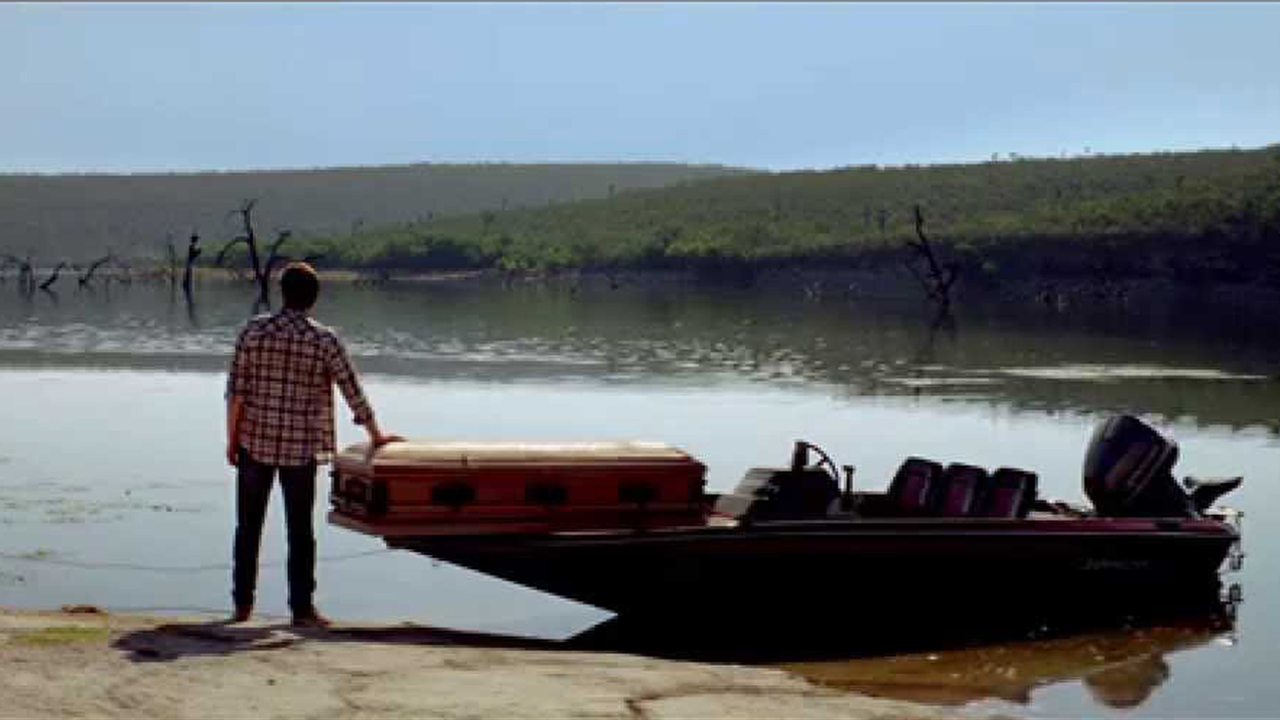 frame de la película "El Gringo" en color